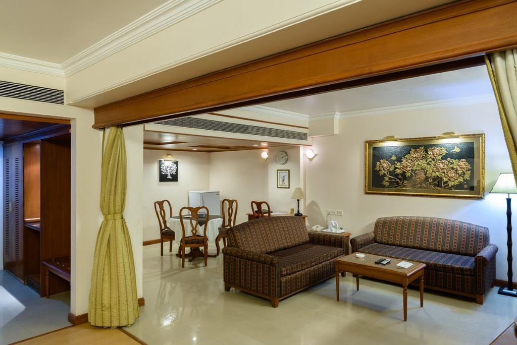 Quality Inn Palms Gandhidham Ngoại thất bức ảnh